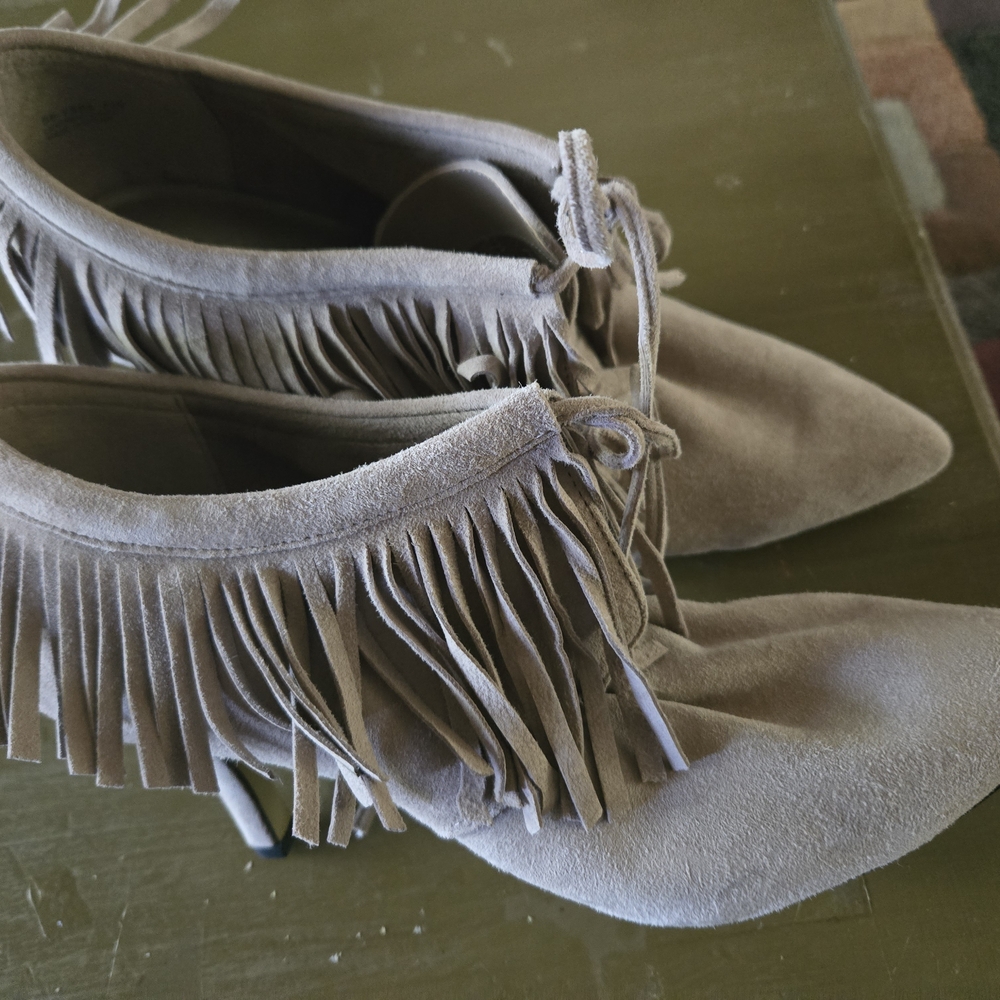 Stylish Tan Fringe Women's Shoes